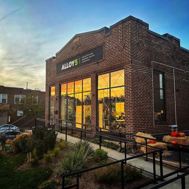 Sunsets at the Drafthouse >>>  #5gang #architecture #graphics #interiors #designer #thedrafthouse #westsidebestside #westbethlehem #broadstreet #falldays #sunset #skyporn #goldenhour #lvmadepossible #centralmodels #magic15 #thelouvre
